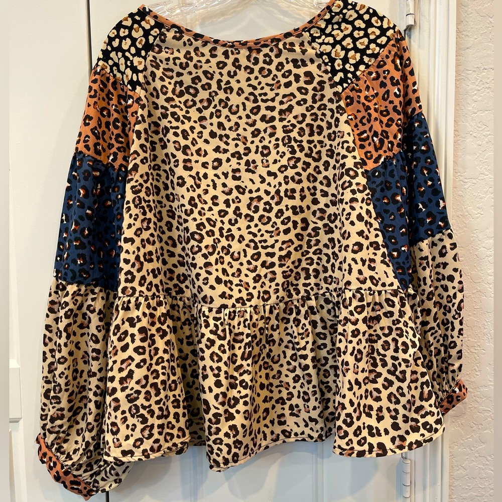 ODDY Woman’s Animal Print Long Sleeve Top/ Blouse Preloved Size: S/M